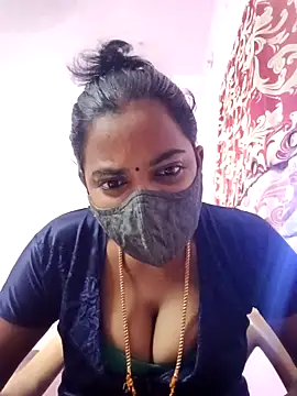 Snapshot of tamilratchasii chatting on 03.28.26 tamilratchasii online show from 03.28.26