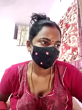 Snapshot of tamilratchasii chatting on 04.07.26 tamilratchasii online show from 04.07.26