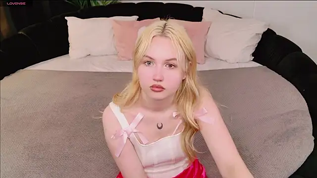 Lilly Eyes online show from 05.30.26
