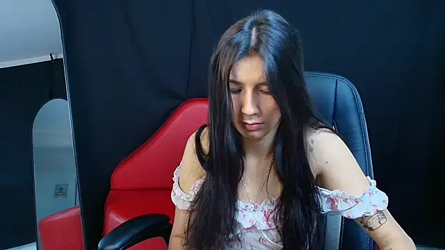 Snapshot of jazminswee chatting on 05.08.26 jazminswee online show from 05.08.26