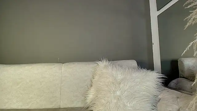 Zoee 8 online show from 06.04.26