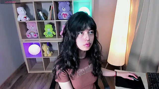 Saphyralux online show from 06.17.26