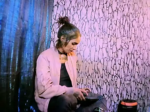 Alanadelray21 online show from 06.12.26