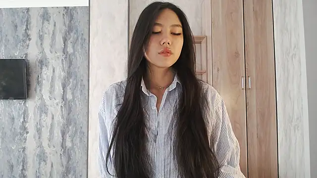 SecretTiny online show from 05.18.26