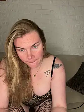 Snapshot of SexyBlondJoanna-Exclusief chatting on 04.06.26 SexyBlondJoanna-Exclusief online show from 04.06.26