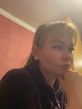 Snapshot of Kirasweetlove chatting on 05.01.26 Kirasweetlove online show from 05.01.26
