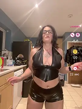 Snapshot of IvyBelleMilf chatting on 04.27.26 IvyBelleMilf online show from 04.27.26