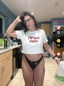 Snapshot of IvyBelleMilf chatting on 05.12.26 IvyBelleMilf online show from 05.12.26