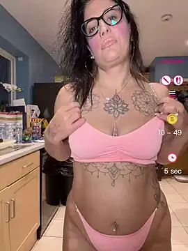 Snapshot of IvyBelleMilf chatting on 05.30.26 IvyBelleMilf online show from 05.30.26