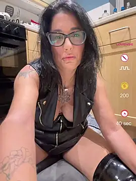 Snapshot of IvyBelleMilf chatting on 06.06.26 IvyBelleMilf online show from 06.06.26