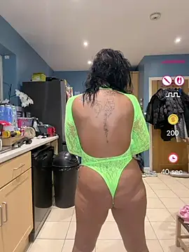 Snapshot of IvyBelleMilf chatting on 07.07.26 IvyBelleMilf online show from 07.07.26