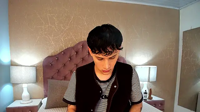 Snapshot of LephyStar chatting on 05.16.26 LephyStar online show from 05.16.26