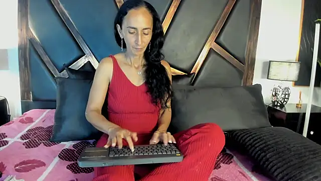 Snapshot of SamanttaLopez chatting on 04.18.26 SamanttaLopez online show from 04.18.26