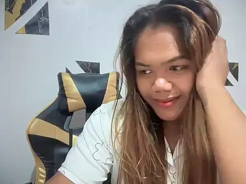 Snapshot of yourhotwild_bella chatting on 07.09.26 yourhotwild bella online show from 07.09.26