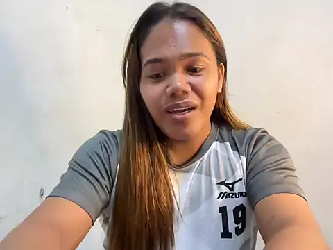 Snapshot of yourhotwild_bella chatting on 07.24.26 yourhotwild bella online show from 07.24.26