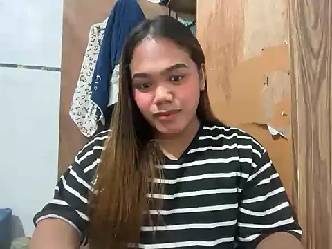 Snapshot of yourhotwild_bella chatting on 07.29.26 yourhotwild bella online show from 07.29.26