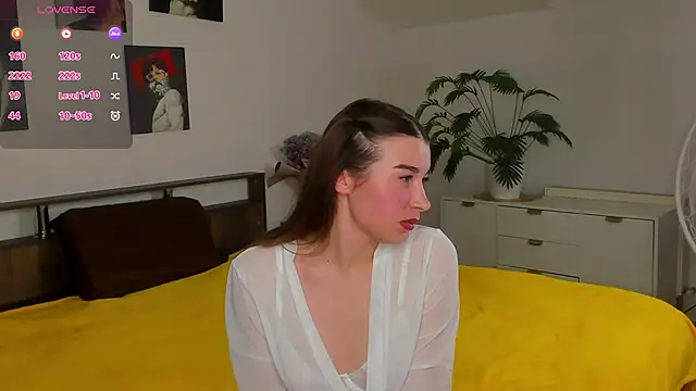 Nikki Hearts  online show from 04.07.26