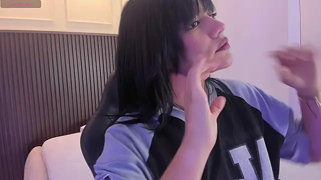 MILLYEVANS1 online show from 04.30.26