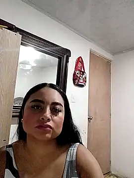 Snapshot of Aliceee_bolton chatting on 04.02.26 Aliceee bolton online show from 04.02.26