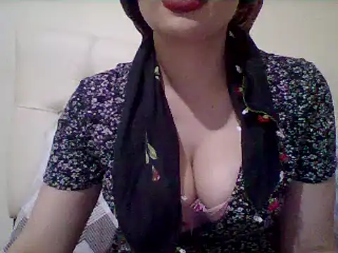 Snapshot of busex25 chatting on 04.22.26 busex25 online show from 04.22.26