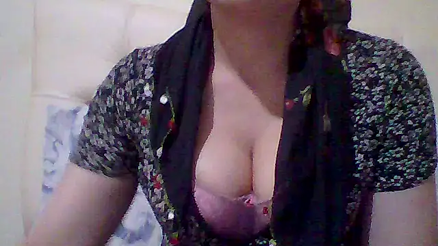 Snapshot of busex25 chatting on 04.25.26 busex25 online show from 04.25.26