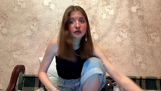 Snapshot of MariLuxe chatting on 03.29.26 MariLuxe online show from 03.29.26