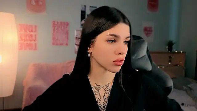 molly rettyy online show from 04.18.26