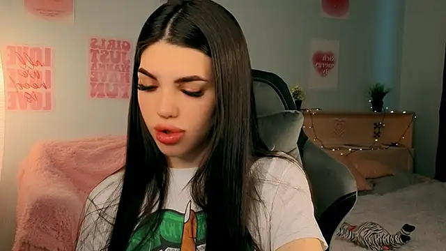 molly rettyy online show from 04.26.26