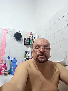 Snapshot of Cristo1982 chatting on 04.17.26 Cristo1982 online show from 04.17.26