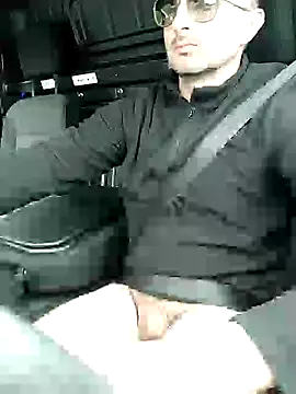 Snapshot of zzrkx chatting on 04.01.26 zzrkx online show from 04.01.26