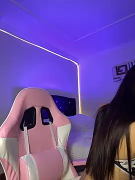 its Lia 1 online show from 04.03.26