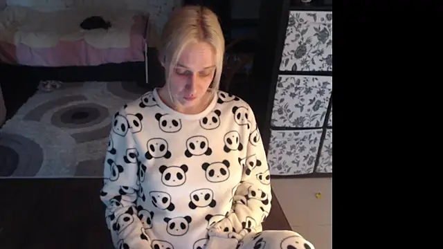 Snapshot of Sweet_hot_shrmp chatting on 05.02.26 Sweet hot shrmp online show from 05.02.26