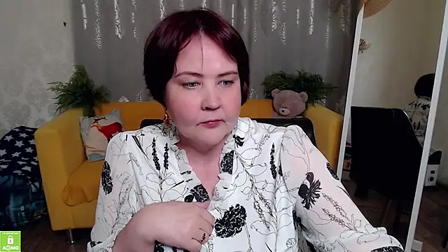 Snapshot of QUEEN02030 chatting on 05.31.26 QUEEN02030 online show from 05.31.26
