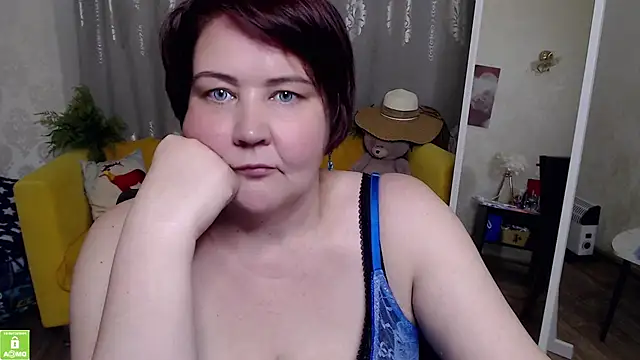 Snapshot of QUEEN02030 chatting on 06.05.26 QUEEN02030 online show from 06.05.26