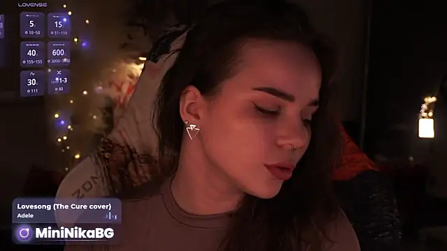 Snapshot of _MiniNika_ chatting on 05.05.26 MiniNika online show from 05.05.26