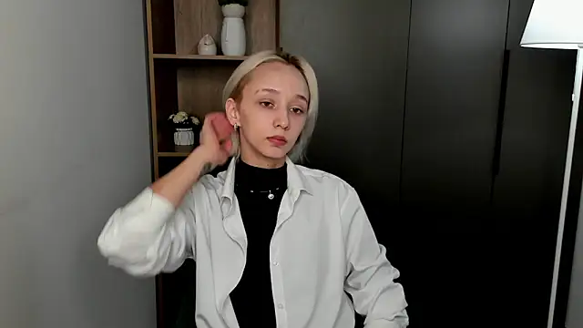 Snapshot of TeshaDurrell chatting on 03.31.26 TeshaDurrell online show from 03.31.26