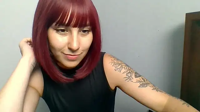 Snapshot of ZaraHotTeen chatting on 06.30.26 ZaraHotTeen online show from 06.30.26
