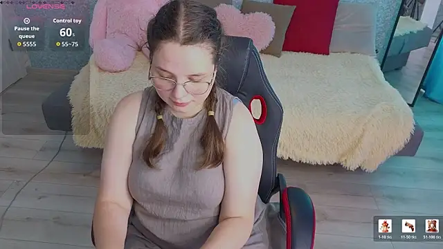 Snapshot of SofiDreamm chatting on 06.20.26 SofiDreamm online show from 06.20.26