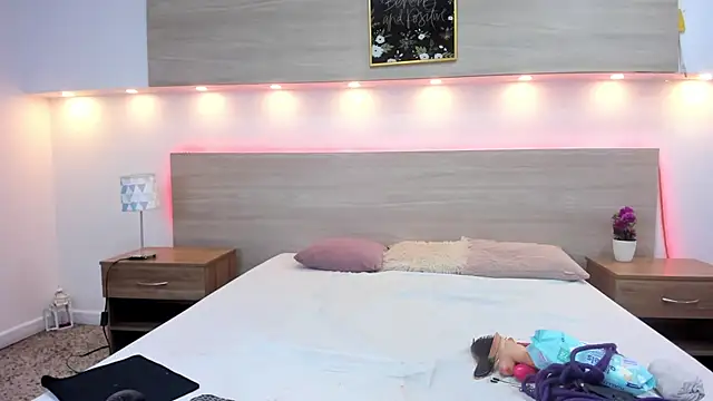 Ellaa honey online show from 04.16.26