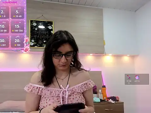 Ellaa honey online show from 04.20.26
