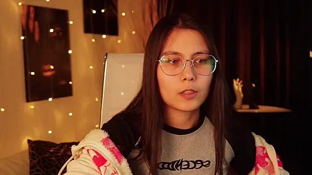 Snapshot of ElisonAvergarden chatting on 04.16.26 ElisonAvergarden online show from 04.16.26