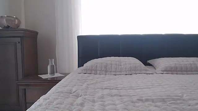 Snapshot of milfhoneynaz chatting on 07.26.26 milfhoneynaz online show from 07.26.26