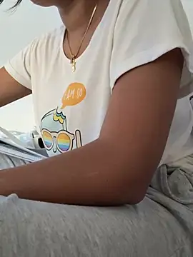 Snapshot of majo_2901 chatting on 04.16.26 majo 2901 online show from 04.16.26