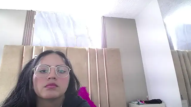 Snapshot of roxxyblack01 chatting on 05.24.26 roxxyblack01 online show from 05.24.26