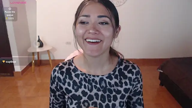 Snapshot of FreyaRouge chatting on 05.19.26 FreyaRouge online show from 05.19.26