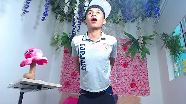 Thiagorincon22 online show from 04.08.26