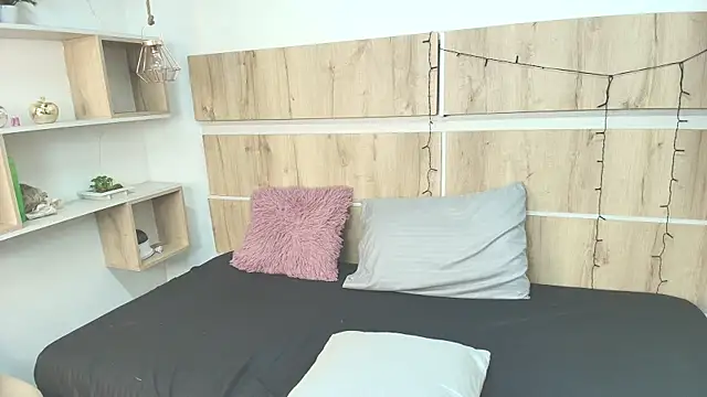 Snapshot of Selene__Luna chatting on 04.07.26 Selene Luna online show from 04.07.26