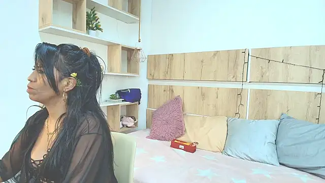 Snapshot of Selene__Luna chatting on 04.08.26 Selene Luna online show from 04.08.26