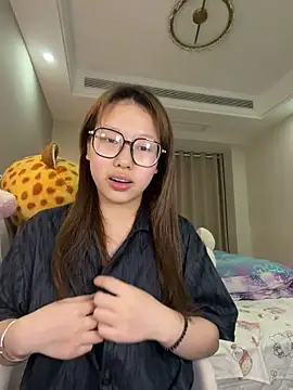 Snapshot of xx132546 chatting on 05.07.26 xx132546 online show from 05.07.26