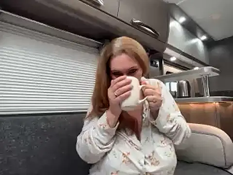 BustySwingingSlut online show from 05.10.26